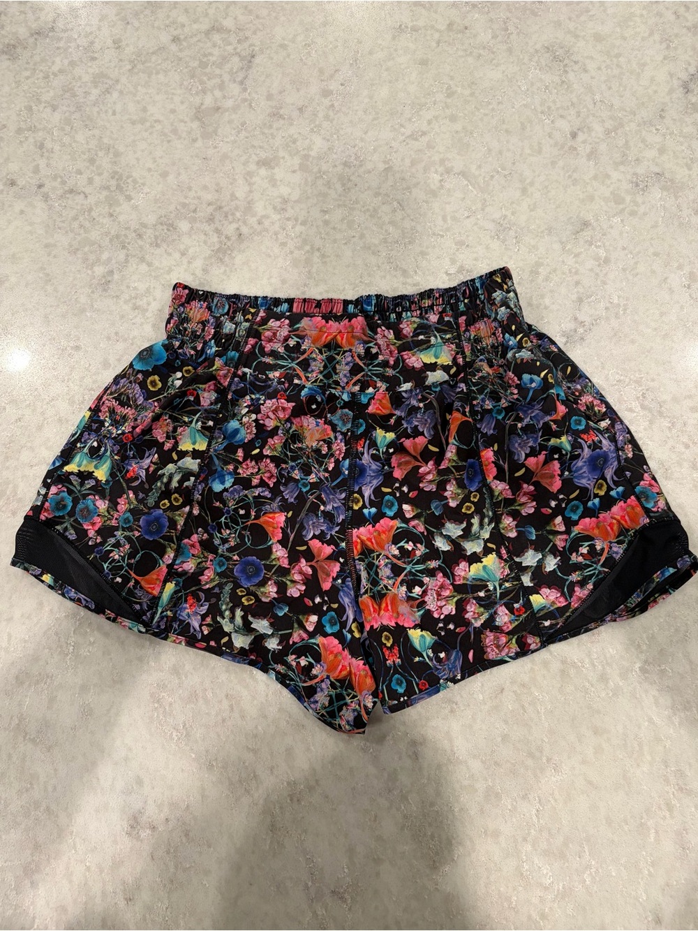 Lululemon Floral Flowerscope Shorts - Size 6